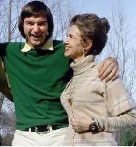 Jimmy Connors mother is a former professional tennis palyer.